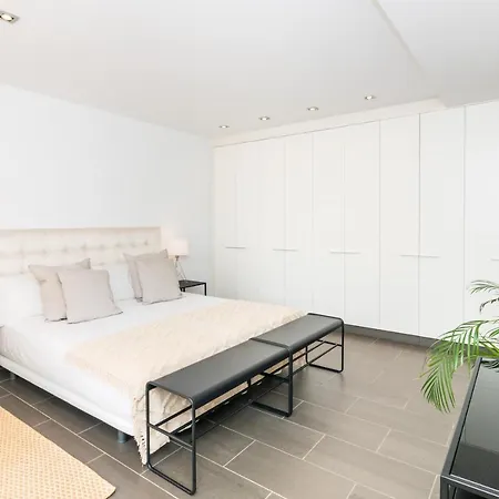 Miramar By Glasir Villa