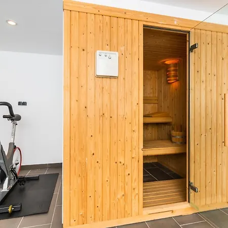 Вілла Miramar By Glasir