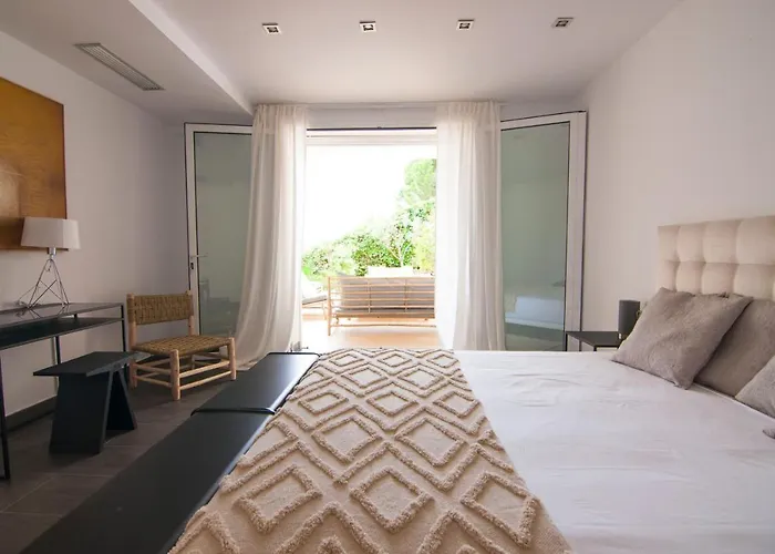 Miramar By Glasir Villa *