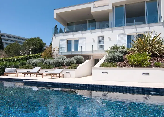 Miramar By Glasir Villa *