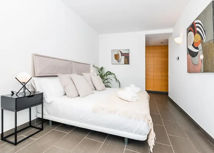 Miramar By Glasir Villa